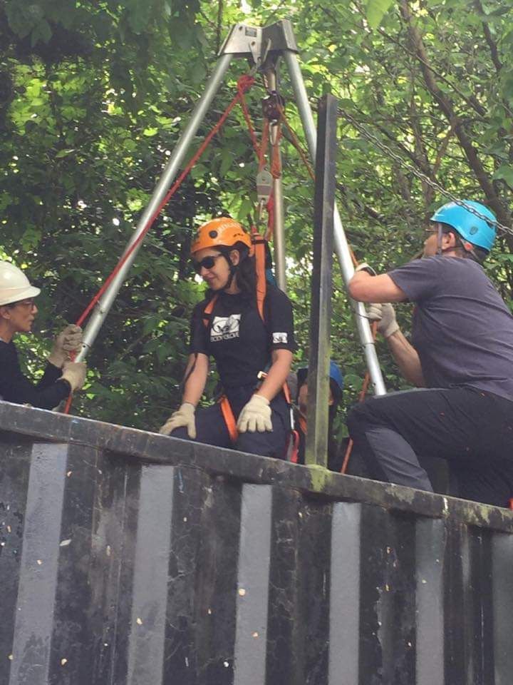 Práctica de rescate con trípode